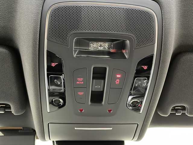 アウディ Ａ７ 佐賀県 2017(平29)年 5万km ミトスブラックメタリック 純正ナビ/Bluetooth/CD/DVD/USB/フルセグTV/バックカメラ/ワンオーナー/BOSEサウンド/サンルーフ/ドライブレコーダー/追従機能付きクルーズコントロール/Audi アクティブレーンアシスト/Audi ブレーキガード/Audi サイドアシスト/パワーシート/メモリシート/ダブルエアコン/シートヒーター/LEDオートライト/ETC/ブレーキホールド/パドルシフト/リアサンシェード/パーキングアシスト/革巻きステアリング/保証書/取扱説明書/点検記録簿/スペアキー