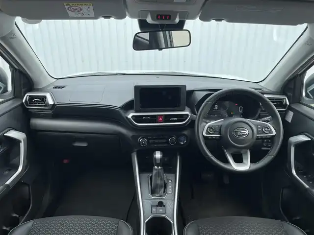 ダイハツ ロッキー プレミアム G HEV 滋賀県 2022(令4)年 5.9万km シャイニングホワイトパール ハーフレザーシート/前席シートヒーター/アダプティブクルーズコントロール/レーンキープアシスト/スマートペダル/衝突被害軽減ブレーキ/コーナーセンサー/ブレーキホールド/トラクションコントロールシステム/LEDヘッドランプ/オートライト/オートマチックハイビーム/USB/純正アルミホイール/純正フロアマット/プッシュスタート/スマートキー/スペアキー1本