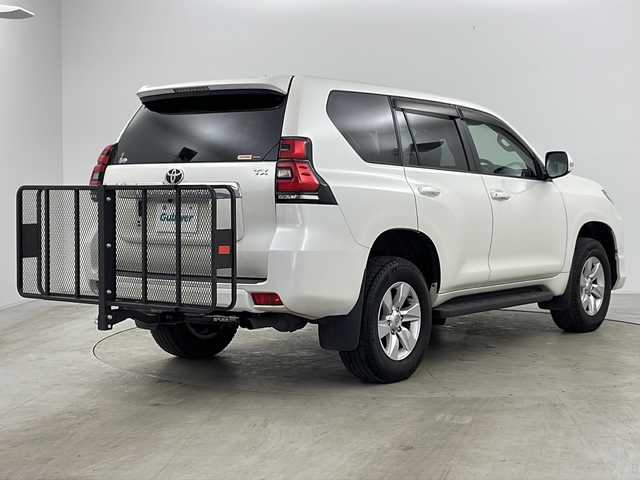 トヨタ ランドクルーザー プラド TX 道央・札幌 2020(令2)年 3.7万km ホワイトパールクリスタルシャイン ・ワンオーナー/・寒冷地仕様/・純正ナビ(CD＆DVD＆SD＆BT＆フルセグ)/・レーン・ディパーチャー・アラート/・プリクラッシュセーフティ/・ロードサインアシスト/・先行車発進告知/・レーダークルーズコントロール/・ステアリングスイッチ/・バックカメラ/・バックフォグ/・社外ドライブレコーダー/・全席シートカバー/・純正フロアマット/・ドアミラーヒーター/・オートマチックハイビーム/・純正エンジンスターター/・純正17インチアルミホイール/・社外ヒッチメンバー/・社外ルーフキャリア/・フロントモデリスタエアロ/・LEDヘッドライト/・LEDフォグランプ/・社外ヒッチメンバー/・社外キャリア