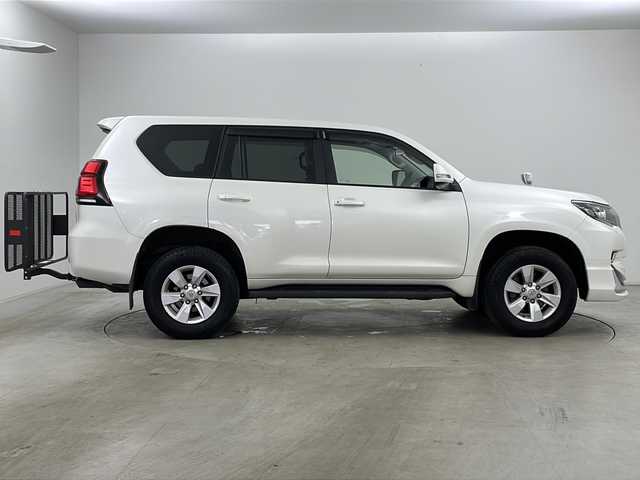 トヨタ ランドクルーザー プラド TX 道央・札幌 2020(令2)年 3.7万km ホワイトパールクリスタルシャイン ・ワンオーナー/・寒冷地仕様/・純正ナビ(CD＆DVD＆SD＆BT＆フルセグ)/・レーン・ディパーチャー・アラート/・プリクラッシュセーフティ/・ロードサインアシスト/・先行車発進告知/・レーダークルーズコントロール/・ステアリングスイッチ/・バックカメラ/・バックフォグ/・社外ドライブレコーダー/・全席シートカバー/・純正フロアマット/・ドアミラーヒーター/・オートマチックハイビーム/・純正エンジンスターター/・純正17インチアルミホイール/・社外ヒッチメンバー/・社外ルーフキャリア/・フロントモデリスタエアロ/・LEDヘッドライト/・LEDフォグランプ/・社外ヒッチメンバー/・社外キャリア