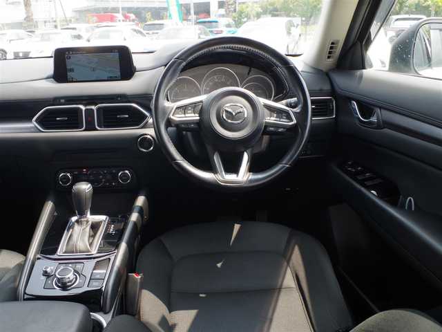 マツダ ＣＸ－５ XD プロアクティブ 千葉県 2017(平29)年 6.2万km スノーフレイクホワイトパールマイカ スマートシティブレーキサポート/ブラインドスポットモニタリング/レーンキープ・アシスト・システム/アクティブ・ドライビング・ディスプレイ/AUTO　EXEサスペンション/純正SDナビ/地デジTV/【DVD/CD再生機能　Bluetooth接続】/バックカメラ/ドライブレコーダー/革巻きステアリング/ETC/LEDヘッドライト/フォグライト/ウインカーミラー/コーナーセンサー/純正19インチアルミホイル/社外マフラー/サイド/カーテンエアバッグ/アドバンストキーレスエントリー