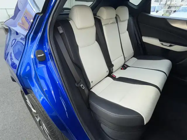 レクサス ＮＸ 350h Fスポーツ 群馬県 2022(令4)年 9.4万km ヒートブルーコントラストレイヤリング レクサスセーフティーシステム/・プリクラッシュ/・クリアランスソナー/・ブラインドスポット/・レーンディパーチャー/・デジタルインナーミラー/・クルーズコントロール/・オートライト/・オートマチックハイビーム/・横滑り防止/・パノラミックビューモニター/・SOSコール/純正14インチナビ/・AM/FM/フルセグTV/・Bluetooth/USB/シートメモリー/パワーシート前席/シートヒーター前席/エアシート前席/パワーバックドア/ハンドルヒーター/サンルーフ/ヒーターミラー/ＥＴＣ2.0/純正フルエアロ/純正ドラレコ/LEDヘッドライト/スマートキー/プッシュスタート