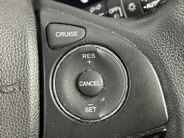 ホンダ ヴェゼル X 愛知県 2015(平27)年 7.4万km アラバスターシルバーメタリック 禁煙車/7インチナビ/（ＤＶＤ/ＣＤ/フルセグTV/Bluetooth/ＡＭ/ＦＭ）/バックカメラ/純正リアスポイラー/シティブレーキアクティブシステム/ＥＴＣ/純正１６インチアルミホイール/横滑り防止装置/アイドリングストップ/プシュスタート/スマートキー/LEDヘッドライト/フロントフォグランプ/電動格納ミラー/純正フロアマット