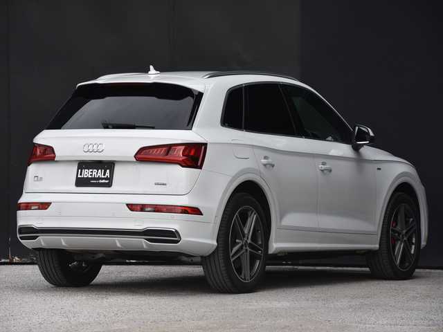 アウディ Ｑ５ 40TDIクワトロ エアサス 和歌山県 2019(令1)年 4.5万km グレイシアホワイトメタリック Sラインパッケージ/エアサス/オートテールゲート/ACC/ブラインドスポット/レーンキープアシスト/バーチャルコックピット/純正ナビ/360度カメラ/フルセグTV/ハーフレザー/パワーシート/シートヒーター/オートテールゲート/前後ドラレコ