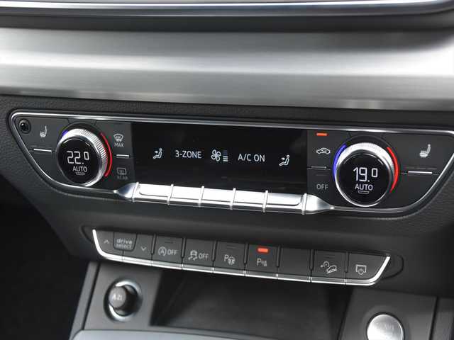 アウディ Ｑ５ 40TDIクワトロ エアサス 和歌山県 2019(令1)年 4.5万km グレイシアホワイトメタリック Sラインパッケージ/エアサス/オートテールゲート/ACC/ブラインドスポット/レーンキープアシスト/バーチャルコックピット/純正ナビ/360度カメラ/フルセグTV/ハーフレザー/パワーシート/シートヒーター/オートテールゲート/前後ドラレコ