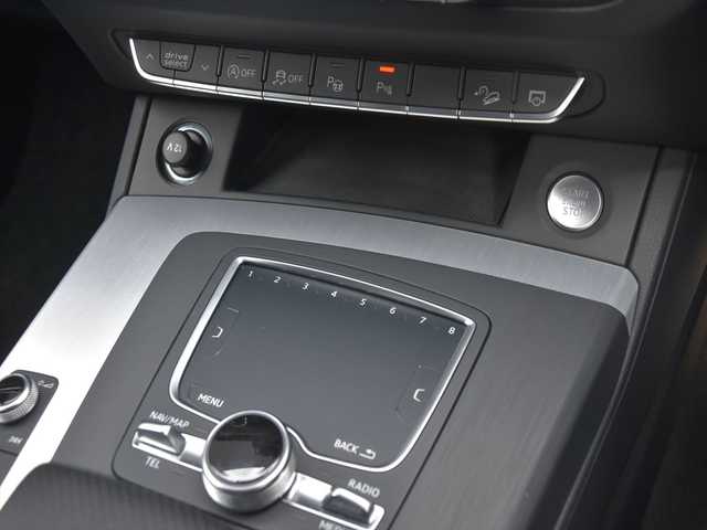 アウディ Ｑ５ 40TDIクワトロ エアサス 和歌山県 2019(令1)年 4.5万km グレイシアホワイトメタリック Sラインパッケージ/エアサス/オートテールゲート/ACC/ブラインドスポット/レーンキープアシスト/バーチャルコックピット/純正ナビ/360度カメラ/フルセグTV/ハーフレザー/パワーシート/シートヒーター/オートテールゲート/前後ドラレコ