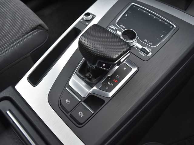 アウディ Ｑ５ 40TDIクワトロ エアサス 和歌山県 2019(令1)年 4.5万km グレイシアホワイトメタリック Sラインパッケージ/エアサス/オートテールゲート/ACC/ブラインドスポット/レーンキープアシスト/バーチャルコックピット/純正ナビ/360度カメラ/フルセグTV/ハーフレザー/パワーシート/シートヒーター/オートテールゲート/前後ドラレコ