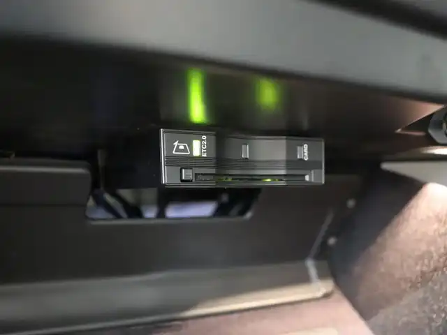 ランドローバー レンジローバーイヴォーク Rダイナミック SE 静岡県 2020(令2)年 2.9万km グレー 衝突軽減ブレーキ　/黒革　/クルーズコントロール　/３６０°カメラ　/ＬＥＤ　/ＭＥＲＩＤＡＮ　/バーチャルコックピット　/純正２０ＡＷ　/パワーシート／ヒーター／メモリ　/電動リアゲート　/純正ナビＴＶ