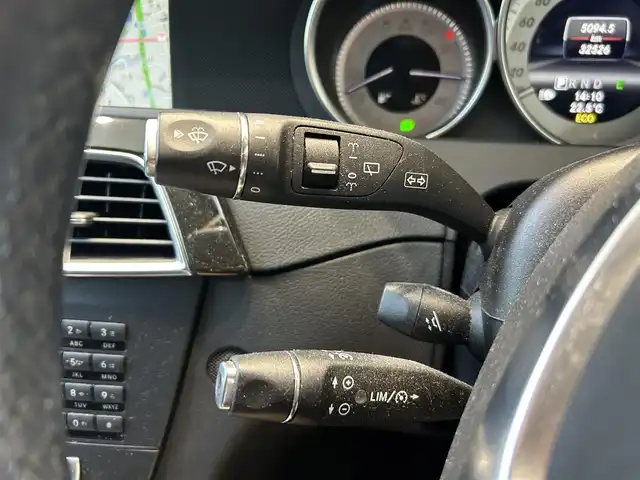 メルセデス・ベンツ Ｃ２００ ブルーエフィシェンシーW AVG 大阪府 2012(平24)年 3.3万km イリジウムシルバー 純正ナビ/TV/バックカメラ/純正17インチAW/HIDヘッドライト/クルコン/クリアランスソナー/パドルシフト/ハーフレザー/メモリ付きパワーシート/ルーフレール