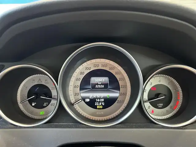 メルセデス・ベンツ Ｃ２００ ブルーエフィシェンシーW AVG 大阪府 2012(平24)年 3.3万km イリジウムシルバー 純正ナビ/TV/バックカメラ/純正17インチAW/HIDヘッドライト/クルコン/クリアランスソナー/パドルシフト/ハーフレザー/メモリ付きパワーシート/ルーフレール