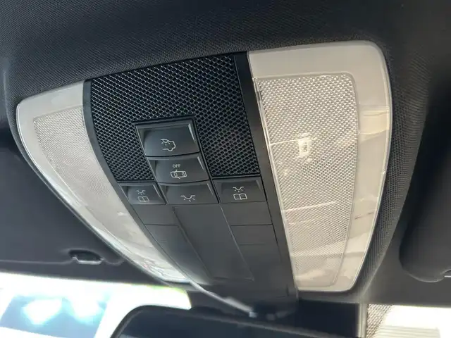 メルセデス・ベンツ Ｃ２００ ブルーエフィシェンシーW AVG 大阪府 2012(平24)年 3.3万km イリジウムシルバー 純正ナビ/TV/バックカメラ/純正17インチAW/HIDヘッドライト/クルコン/クリアランスソナー/パドルシフト/ハーフレザー/メモリ付きパワーシート/ルーフレール