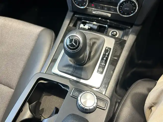 メルセデス・ベンツ Ｃ２００ ブルーエフィシェンシーW AVG 大阪府 2012(平24)年 3.3万km イリジウムシルバー 純正ナビ/TV/バックカメラ/純正17インチAW/HIDヘッドライト/クルコン/クリアランスソナー/パドルシフト/ハーフレザー/メモリ付きパワーシート/ルーフレール