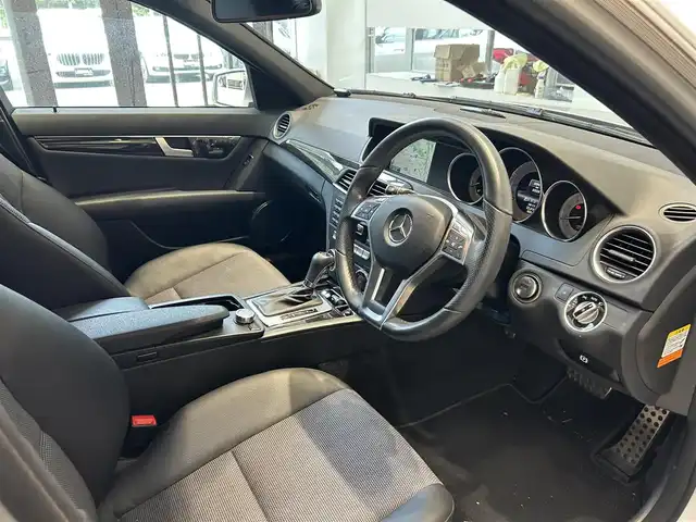 メルセデス・ベンツ Ｃ２００ ブルーエフィシェンシーW AVG 大阪府 2012(平24)年 3.3万km イリジウムシルバー 純正ナビ/TV/バックカメラ/純正17インチAW/HIDヘッドライト/クルコン/クリアランスソナー/パドルシフト/ハーフレザー/メモリ付きパワーシート/ルーフレール