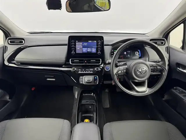 トヨタ アクア G 愛知県 2022(令4)年 4.6万km シルバーM トヨタセーフティーセンス/純正ディスプレイナビ/・Bluetooth/革巻きステアリング/ステアリングリモコン/バックカメラ/ドライブレコーダー/クリアランスソナー　/ビルトインETC/AC100V/スマートキー/プッシュスタート
