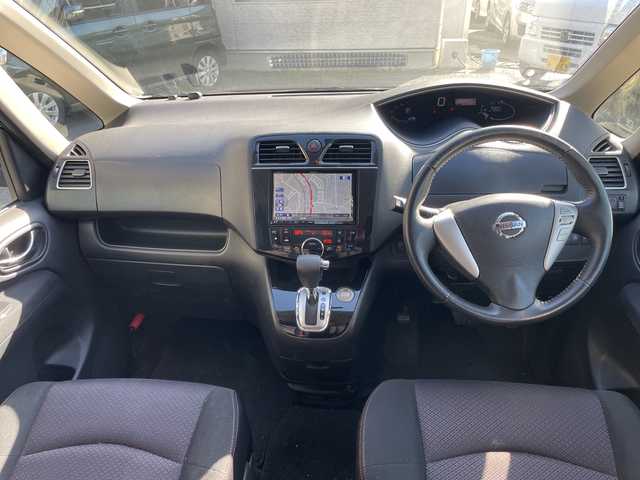 日産 セレナ ハイウェイS G Sハイブリッド 茨城県 2013(平25)年 12.1万km スーパーブラック HDDナビ/地デジテレビ/DVD/CD/FM/AM/BlueTooth接続/フリップダウンモニター/クルーズコントロール/両側パワースライドドア/ETC/バックカメラ/オートライト/電動格納ミラー/プッシュスタート/純正フロアマット