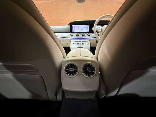 メルセデス・ベンツ ＣＬＳ２２０ｄ スポーツ エクスクルーシブPKG 千葉県 2019(令1)年 4.8万km カバンサイトブルー 白革シート　/ガラスＳＲ　/ＡＣＣ　/ＨＵＤ　/Ｂｕｒｍｅｓｔｅｒサウンド　/ナビ　/ＴＶ　/３６０°Ｂｌｕｅｔｏｏｔｈ接続　/ＣａｒＰｌａｙ　/シートＨ　/ベンチレーション　/電動トランク　/アンビエントライト　/ＲＳＰ