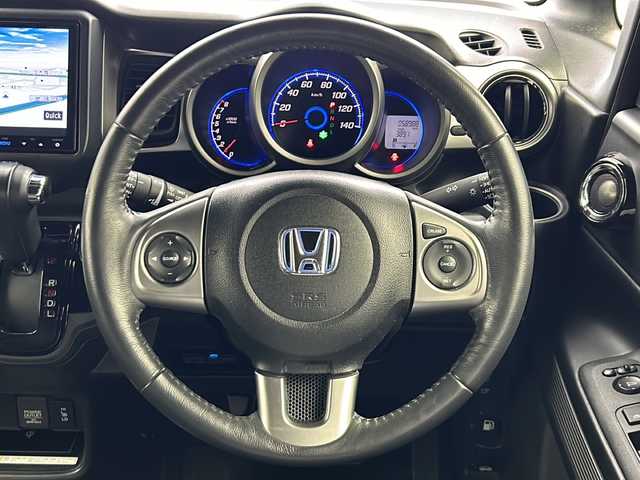 ホンダ Ｎ ＢＯＸ スラッシュ X 大阪府 2014(平26)年 5.9万km ポリッシュドメタルメタリック 純正ナビ/・フルセグTV/・Bluetooth/・USB接続/・SDサーバー/サウンドマッピングシステム/モード切替えステアリング/ステアリングヒーター/前席シートヒーター/低速域衝突軽減サポート/置く充電/オートリトラミラー/シートカバー装着/後席チップアップシート/フルフラットシート/純正アルミホイール