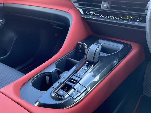 トヨタ クラウン スポーツ RS 神奈川県 2025(令7)年 0.7万km グレー カラーコード2ZQ/ブラック×アッシュ/ワンオーナー/SPORTDESIGN製エアロ/パノラマガラスルーフ/黒革シート/シートベンチレーション/パワーシート/パワーバックドア/純正メーカーナビ/【フルセグTV/BT/USB/Miracast】/パノラミックビューモニター/ナビ連動前後ドラレコ/ワイヤレス充電/ETC2.0/ACC/HUD/LDA/BSM/PCS/PDA/RCTA/後方車両接近告知/RCD/PKSB/純正２１AW/社外ブレーキキャリパー/純正フロアマット/ドアバイザー/デジタルインナーミラー/AC100V電源/スペアキー/新車時保証書/取扱説明書