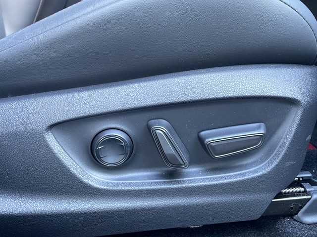 トヨタ クラウン スポーツ RS 神奈川県 2025(令7)年 0.7万km グレー カラーコード2ZQ/ブラック×アッシュ/ワンオーナー/SPORTDESIGN製エアロ/パノラマガラスルーフ/黒革シート/シートベンチレーション/パワーシート/パワーバックドア/純正メーカーナビ/【フルセグTV/BT/USB/Miracast】/パノラミックビューモニター/ナビ連動前後ドラレコ/ワイヤレス充電/ETC2.0/ACC/HUD/LDA/BSM/PCS/PDA/RCTA/後方車両接近告知/RCD/PKSB/純正２１AW/社外ブレーキキャリパー/純正フロアマット/ドアバイザー/デジタルインナーミラー/AC100V電源/スペアキー/新車時保証書/取扱説明書