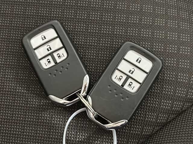 ホンダ フリード ハイブリット G ホンダセンシング 広島県 2021(令3)年 6.4万km ミッドナイトブルービームM 禁煙車/ホンダセンシング/・衝突軽減ブレーキ/・追従式クルーズコントロール/・LKAS/コーナーセンサー/純正9型ナビ（VXM-217VFNi)/・フルセグ/CD/DVD/Bluetooth/SD/REC//HDMI/USB/バックカメラ/両側パワースライドドア/オートリトラミラー/LEDヘッドライト＋アクティブコーナリングライト/Cパッケージ/・ロールサンシェード/・シートヒーター/・コンフォートビューパッケージ/・プラズマクラスターエアコン/前後ドライブレコーダー（ユピテル）/ETC/純正ドアバイザー/社外17インチアルミホイール