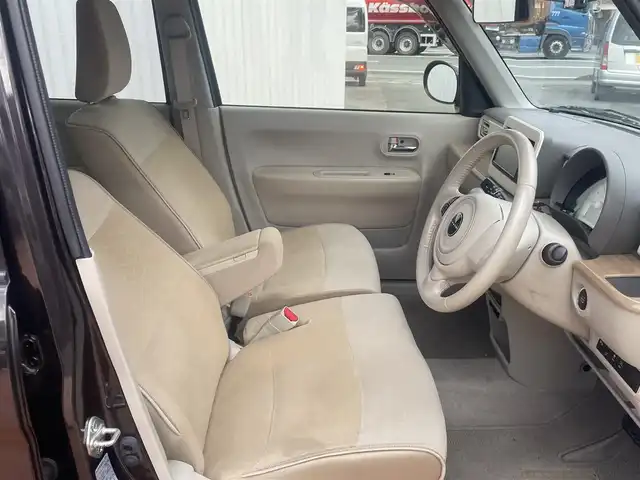 スズキ ラパン X 三重県 2021(令3)年 6万km アーバンブラウンパールメタリック ストラーダメモリナビ/　＊フルセグテレビ/Bluetooth/バックカメラ/セーフティサポート/HIDヘッドランプ/オートライト/ボディ同色電動オート格納ドアミラー/155/65R14タイヤ/　＊14インチアルミホイール/オートエアコン/ナノイー/エコクール/革巻ステアリングホイール/ステアリングスイッチ/シートヒーター（運転席/助手席）/照明付バニティミラー（運転席/助手席）/キーレス/プッシュスタート