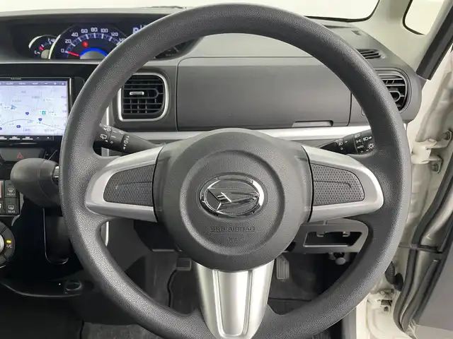 ダイハツ タント カスタム X SAⅡ 富山県 2015(平27)年 7.8万km パールホワイトⅢ 福祉車両/社外SDナビ(CN-HE01D)/(AM/FM/CD/DVD/BT/ipod)/フルセグTV/バックカメラ/衝突軽減システム/クリアランスソナー/レーンキープアシスト/盗難防止装置/横滑り防止装置/両側パワースライドドア/ドライブレコーダー前方/ETC/社外AW付き冬タイヤ4本車載/フロアマット純正/ベンチシート/ドアバイザー/オートライト/フォグランプ/LEDライト/スマートキー×2/取扱説明書/保証書