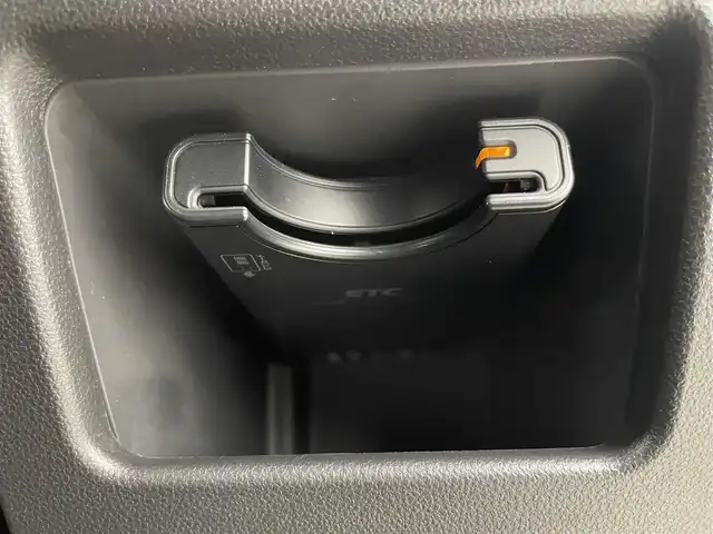 ダイハツ タント カスタム X SAⅡ 富山県 2015(平27)年 7.8万km パールホワイトⅢ 福祉車両/社外SDナビ(CN-HE01D)/(AM/FM/CD/DVD/BT/ipod)/フルセグTV/バックカメラ/衝突軽減システム/クリアランスソナー/レーンキープアシスト/盗難防止装置/横滑り防止装置/両側パワースライドドア/ドライブレコーダー前方/ETC/社外AW付き冬タイヤ4本車載/フロアマット純正/ベンチシート/ドアバイザー/オートライト/フォグランプ/LEDライト/スマートキー×2/取扱説明書/保証書