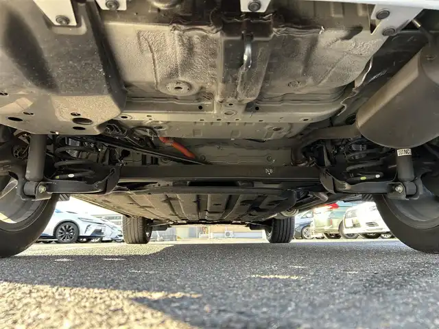 ホンダ ヴェゼル ハイブリッド e:HEV Z 宮城県 2024(令6)年 3.8万km プラチナホワイトパール Honda CONNECTディスプレー（9インチ）/・Bluetooth/・フルセグTV/・バックカメラ/＋ETC2.0車載器/＋ワイヤレス充電器/後退出庫サポート/＝＝＝/ワンオーナー/ホンダセンシング/・衝突軽減ブレーキ/・誤発進抑制機能/・後方誤発進抑制機能/・近距離衝突軽減ブレーキ/・歩行者事故低減ステアリング/・路外逸脱抑制機能/・渋滞追従機能付アダプティブクルーズコントロール/・車線維持支援システム/・先行車発進お知らせ機能/・標識認識機能/・オートハイビーム/・パーキングセンサーシステム/ブラインドスポットインフォメーション/ハンズフリーパワーバックドア/ハーフレザーシート/シートヒーター/ステアリングヒーター/革巻きステアリング/ステアリングスイッチ/パドルシフト/LEDヘッドランプ/LEDアクティブコーナリングライト/シーケンシャルターンランプ/オートライト/電動パーキングブレーキ/ブレーキホールド/スマートキー＆プッシュスタート/純正18インチAW