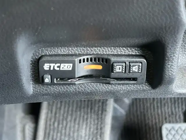 ホンダ ヴェゼル ハイブリッド e:HEV Z 宮城県 2024(令6)年 3.8万km プラチナホワイトパール Honda CONNECTディスプレー（9インチ）/・Bluetooth/・フルセグTV/・バックカメラ/＋ETC2.0車載器/＋ワイヤレス充電器/後退出庫サポート/＝＝＝/ワンオーナー/ホンダセンシング/・衝突軽減ブレーキ/・誤発進抑制機能/・後方誤発進抑制機能/・近距離衝突軽減ブレーキ/・歩行者事故低減ステアリング/・路外逸脱抑制機能/・渋滞追従機能付アダプティブクルーズコントロール/・車線維持支援システム/・先行車発進お知らせ機能/・標識認識機能/・オートハイビーム/・パーキングセンサーシステム/ブラインドスポットインフォメーション/ハンズフリーパワーバックドア/ハーフレザーシート/シートヒーター/ステアリングヒーター/革巻きステアリング/ステアリングスイッチ/パドルシフト/LEDヘッドランプ/LEDアクティブコーナリングライト/シーケンシャルターンランプ/オートライト/電動パーキングブレーキ/ブレーキホールド/スマートキー＆プッシュスタート/純正18インチAW