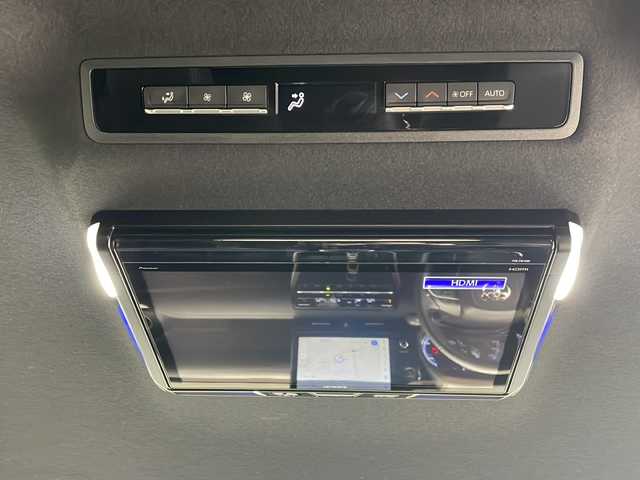 トヨタ ヴォクシー ハイブリッド S－Z 秋田県 2023(令5)年 2.4万km ホワイトパールクリスタルシャイン 4WD/寒冷地仕様/トヨタチームメイト/純正10.5インチナビ/　　CD/DVD/BT/フルセグ/パノラミックビューモニター/フリップダウンモニター/両側パワースライドドア/LEDオートライト/レーダークルーズコントロール/AC100V/シートヒーター/革巻きステアリング/ステアリングスイッチ/クリアランスソナー/純正フロアマット/スマートキー/ETC