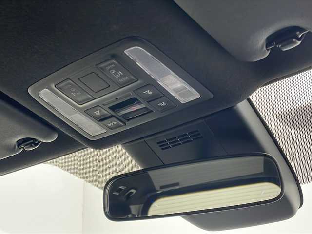 トヨタ ヴォクシー ハイブリッド S－Z 秋田県 2023(令5)年 2.4万km ホワイトパールクリスタルシャイン 4WD/寒冷地仕様/トヨタチームメイト/純正10.5インチナビ/　　CD/DVD/BT/フルセグ/パノラミックビューモニター/フリップダウンモニター/両側パワースライドドア/LEDオートライト/レーダークルーズコントロール/AC100V/シートヒーター/革巻きステアリング/ステアリングスイッチ/クリアランスソナー/純正フロアマット/スマートキー/ETC