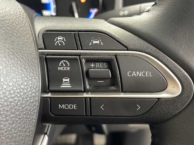 トヨタ ヴォクシー ハイブリッド S－Z 秋田県 2023(令5)年 2.4万km ホワイトパールクリスタルシャイン 4WD/寒冷地仕様/トヨタチームメイト/純正10.5インチナビ/　　CD/DVD/BT/フルセグ/パノラミックビューモニター/フリップダウンモニター/両側パワースライドドア/LEDオートライト/レーダークルーズコントロール/AC100V/シートヒーター/革巻きステアリング/ステアリングスイッチ/クリアランスソナー/純正フロアマット/スマートキー/ETC