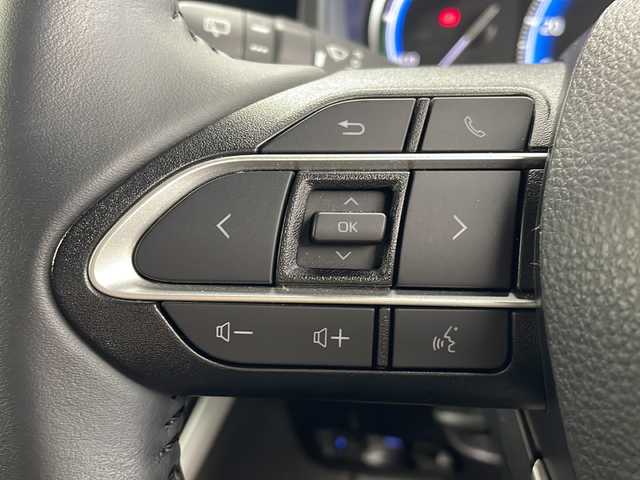 トヨタ ヴォクシー ハイブリッド S－Z 秋田県 2023(令5)年 2.4万km ホワイトパールクリスタルシャイン 4WD/寒冷地仕様/トヨタチームメイト/純正10.5インチナビ/　　CD/DVD/BT/フルセグ/パノラミックビューモニター/フリップダウンモニター/両側パワースライドドア/LEDオートライト/レーダークルーズコントロール/AC100V/シートヒーター/革巻きステアリング/ステアリングスイッチ/クリアランスソナー/純正フロアマット/スマートキー/ETC