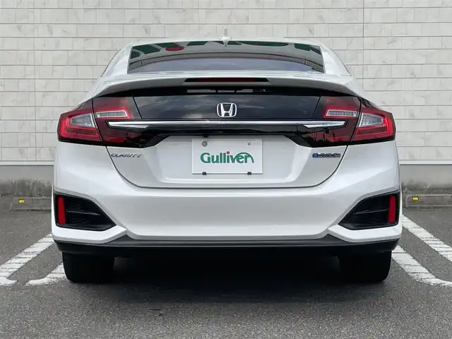 ホンダ クラリティ ＰＨＥＶ EX 宮崎県 2018(平30)年 5.3万km パール 純正ナビ/・フルセグTV・Bluetooth・AM・FM/バックカメラ・サイドカメラ/ビルトインETC/ホンダセンシング/レーダークルーズコントロール/パドルシフト/レーンキープアシスト/LEDヘッドライト/D/N席パワーシート/D席メモリーシート/D/N席シートヒーター/純正フロアマット/純正18インチアルミホイール