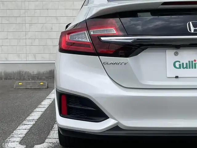 ホンダ クラリティ ＰＨＥＶ EX 宮崎県 2018(平30)年 5.3万km パール 純正ナビ/・フルセグTV・Bluetooth・AM・FM/バックカメラ・サイドカメラ/ビルトインETC/ホンダセンシング/レーダークルーズコントロール/パドルシフト/レーンキープアシスト/LEDヘッドライト/D/N席パワーシート/D席メモリーシート/D/N席シートヒーター/純正フロアマット/純正18インチアルミホイール