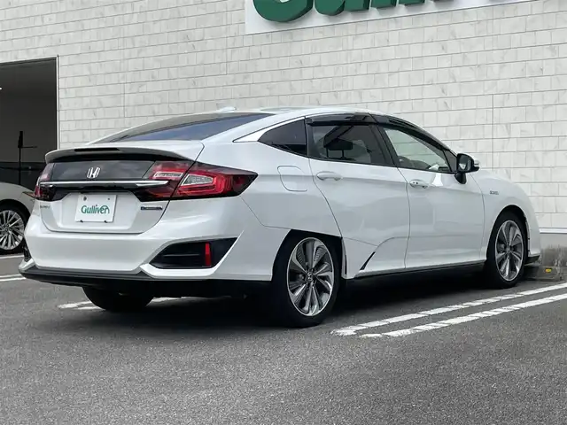ホンダ クラリティ ＰＨＥＶ EX 宮崎県 2018(平30)年 5.3万km パール 純正ナビ/・フルセグTV・Bluetooth・AM・FM/バックカメラ・サイドカメラ/ビルトインETC/ホンダセンシング/レーダークルーズコントロール/パドルシフト/レーンキープアシスト/LEDヘッドライト/D/N席パワーシート/D席メモリーシート/D/N席シートヒーター/純正フロアマット/純正18インチアルミホイール