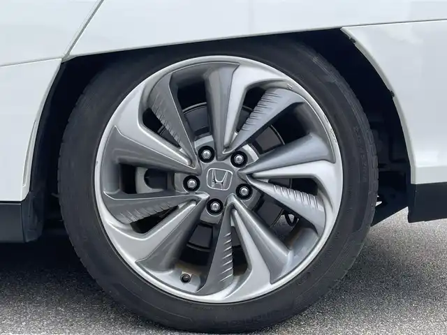 ホンダ クラリティ ＰＨＥＶ EX 宮崎県 2018(平30)年 5.3万km パール 純正ナビ/・フルセグTV・Bluetooth・AM・FM/バックカメラ・サイドカメラ/ビルトインETC/ホンダセンシング/レーダークルーズコントロール/パドルシフト/レーンキープアシスト/LEDヘッドライト/D/N席パワーシート/D席メモリーシート/D/N席シートヒーター/純正フロアマット/純正18インチアルミホイール