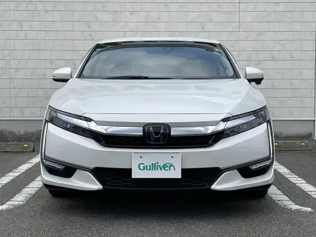 ホンダ クラリティ ＰＨＥＶ EX 宮崎県 2018(平30)年 5.3万km パール 純正ナビ/・フルセグTV・Bluetooth・AM・FM/バックカメラ・サイドカメラ/ビルトインETC/ホンダセンシング/レーダークルーズコントロール/パドルシフト/レーンキープアシスト/LEDヘッドライト/D/N席パワーシート/D席メモリーシート/D/N席シートヒーター/純正フロアマット/純正18インチアルミホイール