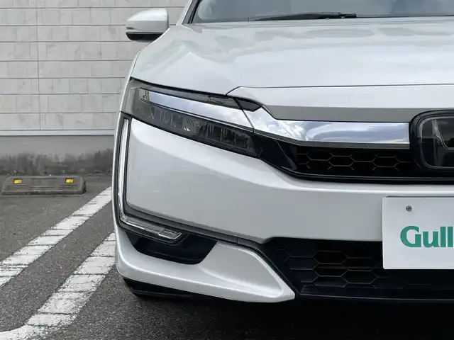 ホンダ クラリティ ＰＨＥＶ EX 宮崎県 2018(平30)年 5.3万km パール 純正ナビ/・フルセグTV・Bluetooth・AM・FM/バックカメラ・サイドカメラ/ビルトインETC/ホンダセンシング/レーダークルーズコントロール/パドルシフト/レーンキープアシスト/LEDヘッドライト/D/N席パワーシート/D席メモリーシート/D/N席シートヒーター/純正フロアマット/純正18インチアルミホイール