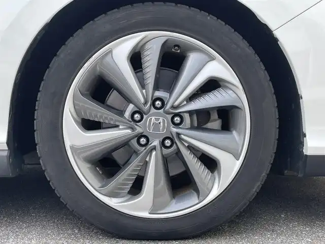 ホンダ クラリティ ＰＨＥＶ EX 宮崎県 2018(平30)年 5.3万km パール 純正ナビ/・フルセグTV・Bluetooth・AM・FM/バックカメラ・サイドカメラ/ビルトインETC/ホンダセンシング/レーダークルーズコントロール/パドルシフト/レーンキープアシスト/LEDヘッドライト/D/N席パワーシート/D席メモリーシート/D/N席シートヒーター/純正フロアマット/純正18インチアルミホイール