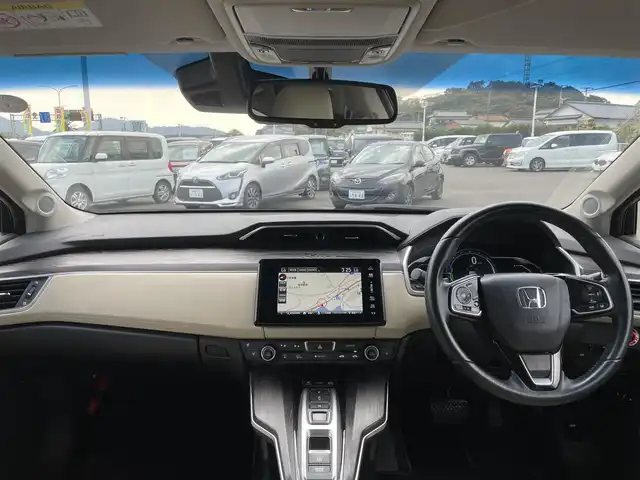 ホンダ クラリティ ＰＨＥＶ EX 宮崎県 2018(平30)年 5.3万km パール 純正ナビ/・フルセグTV・Bluetooth・AM・FM/バックカメラ・サイドカメラ/ビルトインETC/ホンダセンシング/レーダークルーズコントロール/パドルシフト/レーンキープアシスト/LEDヘッドライト/D/N席パワーシート/D席メモリーシート/D/N席シートヒーター/純正フロアマット/純正18インチアルミホイール