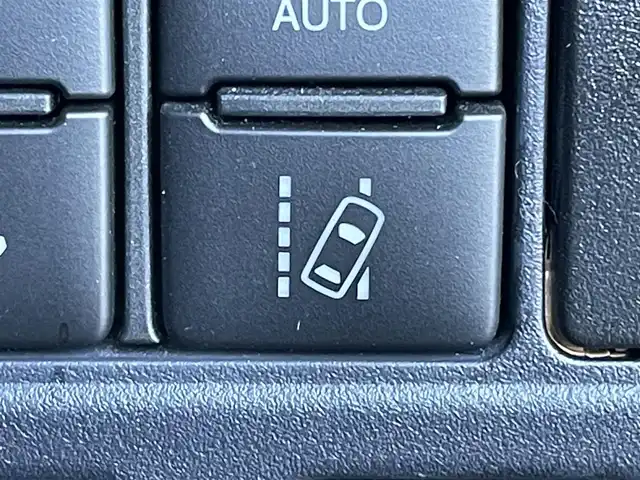 トヨタ ヴォクシー ZS 煌Ⅱ 東京都 2016(平28)年 6.5万km ブラック 純正ナビ　/両側電動ドア　/フルセグＴＶ　/ビルトイン２．０ＥＴＣ　/オートライト　/ＬＥＤヘッド　/スマートキー　/スペアキー　/バックカメラ　/Ｂｌｕｅｔｏｏｔｈ　/DVD再生　/レーンキープ　/衝突被害軽減　/禁煙