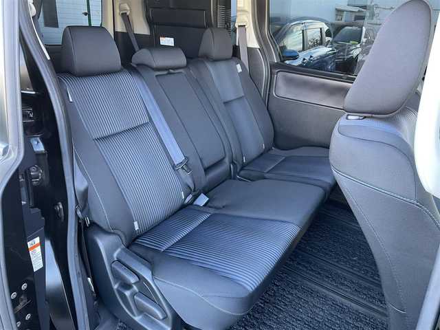 トヨタ ヴォクシー ZS 煌Ⅱ 東京都 2016(平28)年 6.5万km ブラック 純正ナビ　/両側電動ドア　/フルセグＴＶ　/ビルトイン２．０ＥＴＣ　/オートライト　/ＬＥＤヘッド　/スマートキー　/スペアキー　/バックカメラ　/Ｂｌｕｅｔｏｏｔｈ　/DVD再生　/レーンキープ　/衝突被害軽減　/禁煙