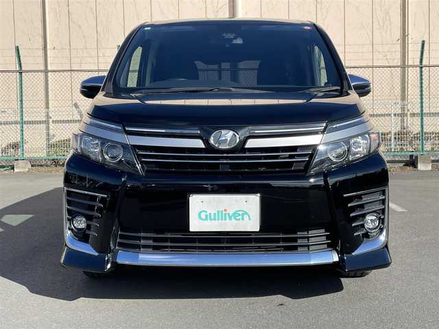 トヨタ ヴォクシー ZS 煌Ⅱ 東京都 2016(平28)年 6.5万km ブラック 純正ナビ　/両側電動ドア　/フルセグＴＶ　/ビルトイン２．０ＥＴＣ　/オートライト　/ＬＥＤヘッド　/スマートキー　/スペアキー　/バックカメラ　/Ｂｌｕｅｔｏｏｔｈ　/DVD再生　/レーンキープ　/衝突被害軽減　/禁煙