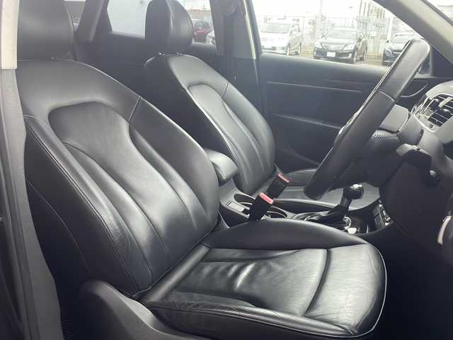 アウディ Ｑ３ 2．0 TFSI クワトロ 青森県 2012(平24)年 13.8万km 黒 ・4WD/・ターボ/・純正HDDナビ/(DVD/CD/フルセグTV)/・バックカメラ/・プッシュスタート/・革巻きステア/ノブ/・ステアリングスイッチ/・前後コーナーセンサー/・キセノンヘッドライト/・オートライト/・ヘットライトウオッシャー/・フォグランプ/・電動格納ミラー/・ミラーヒーター/・純正18インチアルミホイール/・シルバールーフレール/・ウインカーミラー/・W/サイド/カーテンエアバッグ/・ABS/・キーレス/・取説
