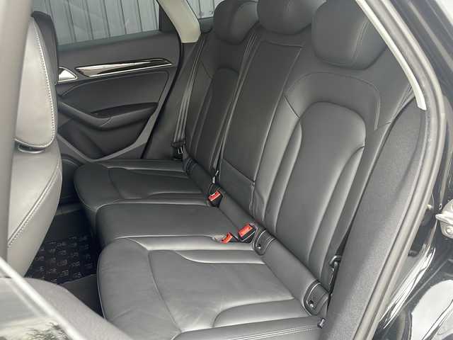 アウディ Ｑ３ 2．0 TFSI クワトロ 青森県 2012(平24)年 13.8万km 黒 ・4WD/・ターボ/・純正HDDナビ/(DVD/CD/フルセグTV)/・バックカメラ/・プッシュスタート/・革巻きステア/ノブ/・ステアリングスイッチ/・前後コーナーセンサー/・キセノンヘッドライト/・オートライト/・ヘットライトウオッシャー/・フォグランプ/・電動格納ミラー/・ミラーヒーター/・純正18インチアルミホイール/・シルバールーフレール/・ウインカーミラー/・W/サイド/カーテンエアバッグ/・ABS/・キーレス/・取説