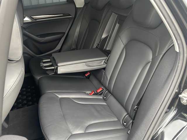アウディ Ｑ３ 2．0 TFSI クワトロ 青森県 2012(平24)年 13.8万km 黒 ・4WD/・ターボ/・純正HDDナビ/(DVD/CD/フルセグTV)/・バックカメラ/・プッシュスタート/・革巻きステア/ノブ/・ステアリングスイッチ/・前後コーナーセンサー/・キセノンヘッドライト/・オートライト/・ヘットライトウオッシャー/・フォグランプ/・電動格納ミラー/・ミラーヒーター/・純正18インチアルミホイール/・シルバールーフレール/・ウインカーミラー/・W/サイド/カーテンエアバッグ/・ABS/・キーレス/・取説