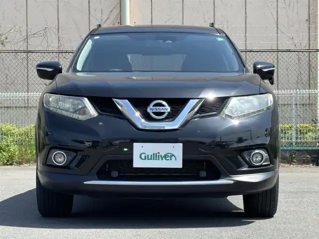 日産 エクストレイル 20X エマージェンシーブレーキ 東京都 2016(平28)年 9.8万km ダイヤモンドブラック エマージェンシーブレーキ　/ハロゲンヘッドランプ/オートライト/ボディ同色ドアミラー（電動格納機能/ヒーター/ウィンカー/助手席側サイドアンダーミラー付き）/無塗装ホイールアーチ/無塗装サイドシルバーガーニッシュ/リアスポイラー/下部無塗装リアバンパー/シングルマフラー/ジオメタリカルインパネ加飾/ファインビジョンメーター（自発光式アナログメーター）/アドバンスドドライブアシストディスプレイ/革巻きステアリングホイール/ステアリングスイッチ（ドライブアシストディスプレイ）/SRSエアバック （運転席/助手席）/左右独立温度調節機能オートエアコン/リアヒーターダクト/ブラックセルクロス/フレーザークロス/パートナーコンビ防水シート/クイックコンフォートシートヒーター（運転席/助手席）/純正ナビ　/バックカメラ　　/アイドリングストップ/ＥＣＯモード/横滑り制御機能　/インテリジェントキー/プッシュエンジンスターター　/ソナー（フロント／リア）/ＥＴＣキャプテンシート