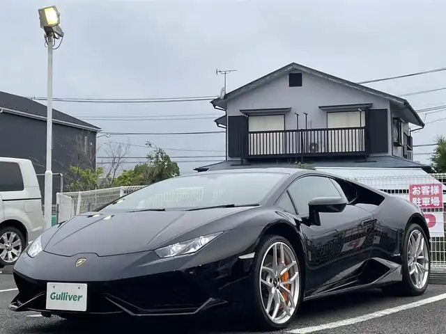 ランボルギーニ ウラカン LP610－4 静岡県 2017(平29)年 0.8万km 黒 ~希少右ハンドル車~/ユーザー買取車両/純正メーター一体型ナビ/純正LEDヘッドライト/純正20インチAW/エレクトロメカニカルパーキングブレーキ/Start＆Stopシステム/パドルシフト/ETC/バックカメラ/ハーフレザーシート/シートヒーター/パワーシート/フロントドライブリフティングシステム/点検整備記録簿/・2018/7/3/・2019/8/1/・2020/7/8/・2021/8/7/・2023/7/31/・2024/7/31/新車時保証書/取扱説明書/スペアキー×１