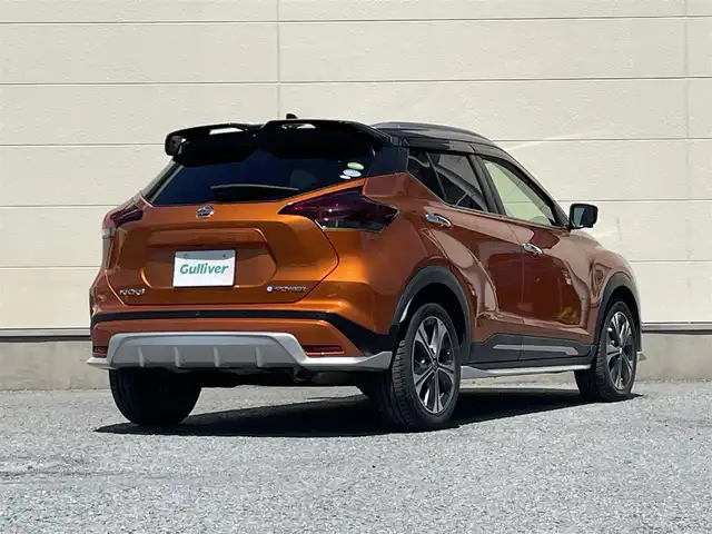 日産 キックス X ツートーンインテリアED 茨城県 2020(令2)年 3.2万km プレミアムホライズンオレンジ/ピュアブラック 2トーン 革巻きステアリング/ステアリングヒーター/ステアリングスイッチ/純正９インチナビ/プロパイロット/デジタルインナーミラー/アラウンドビューモニター/革シート/シートヒーター/LEDヘッドライト/電子式パーキング/純正ドライブレコーダー/ETC/衝突軽減ブレーキ